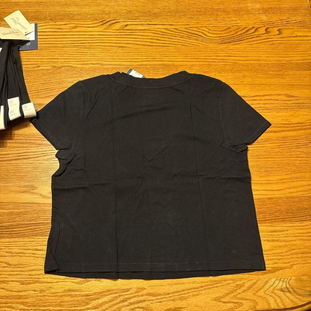 Black V-Neck Universal Thread Cropped T-Shirt Casual Basics Summer - Picture 2 of 3